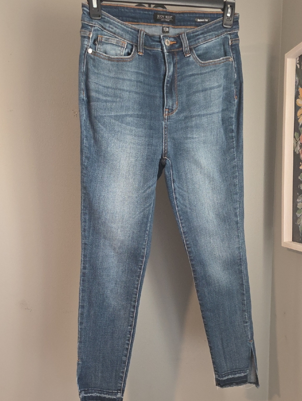 Judy Blue Faded Blue Skinny Jeans with Raw Hem Size 11/30
